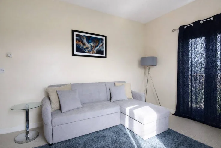 Flat Milburn Drive in Duston