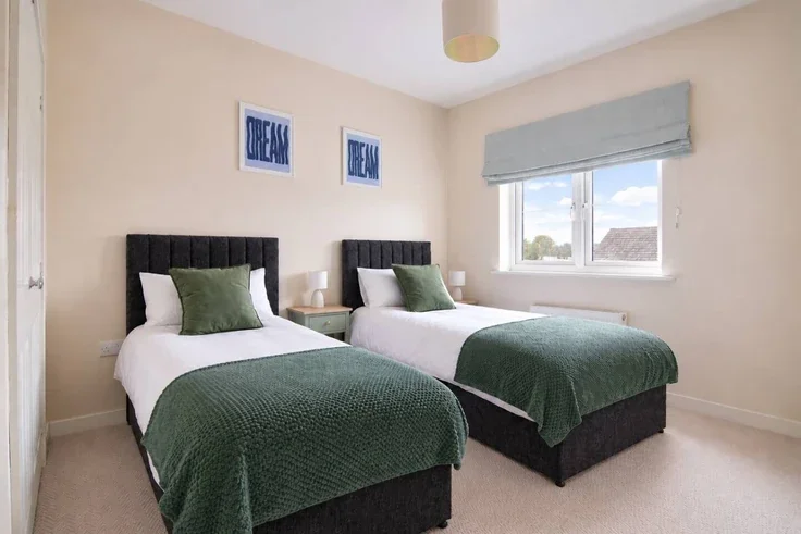 Flat Milburn Drive in Duston