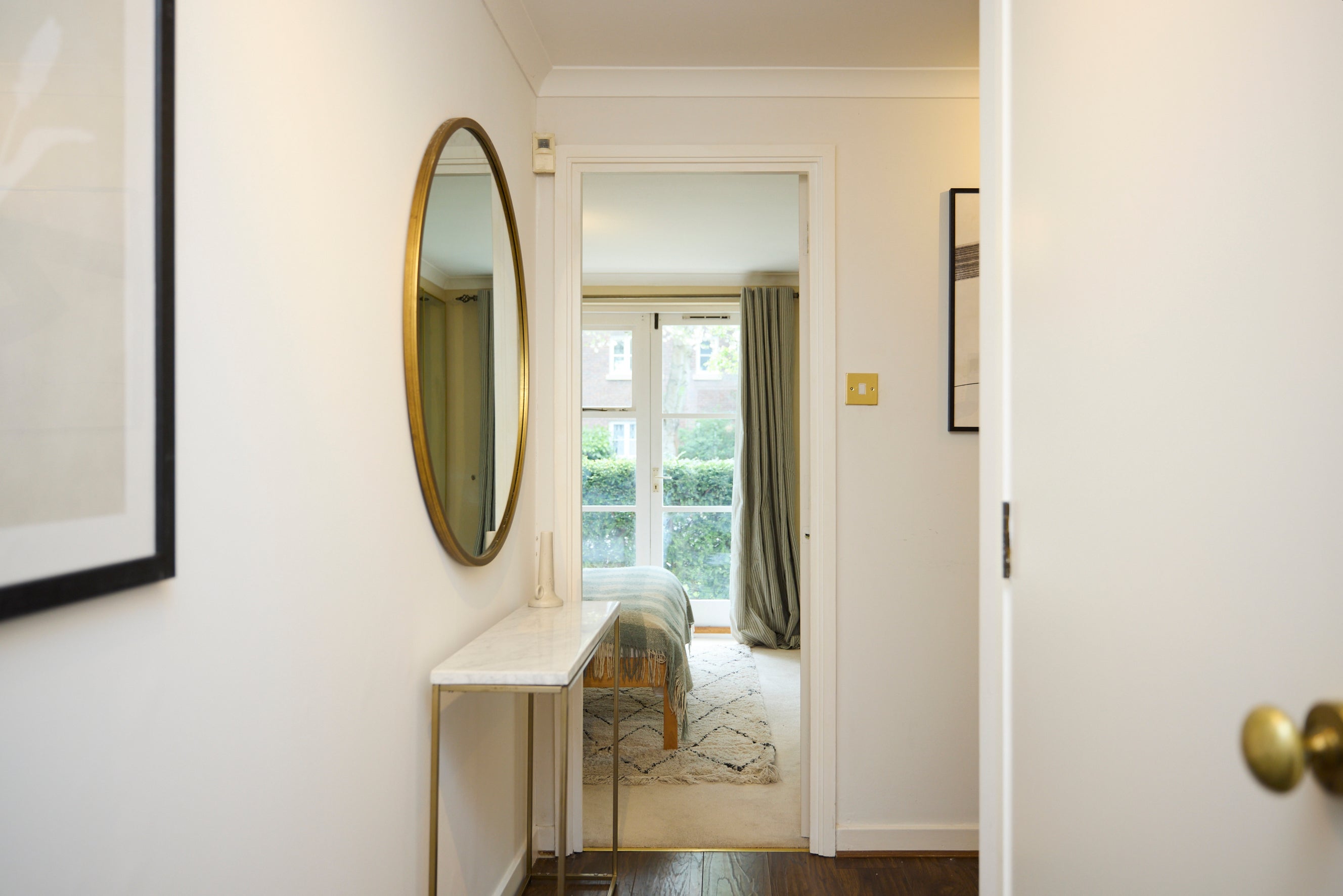 Flat Brompton Park Crescent in Greater London
