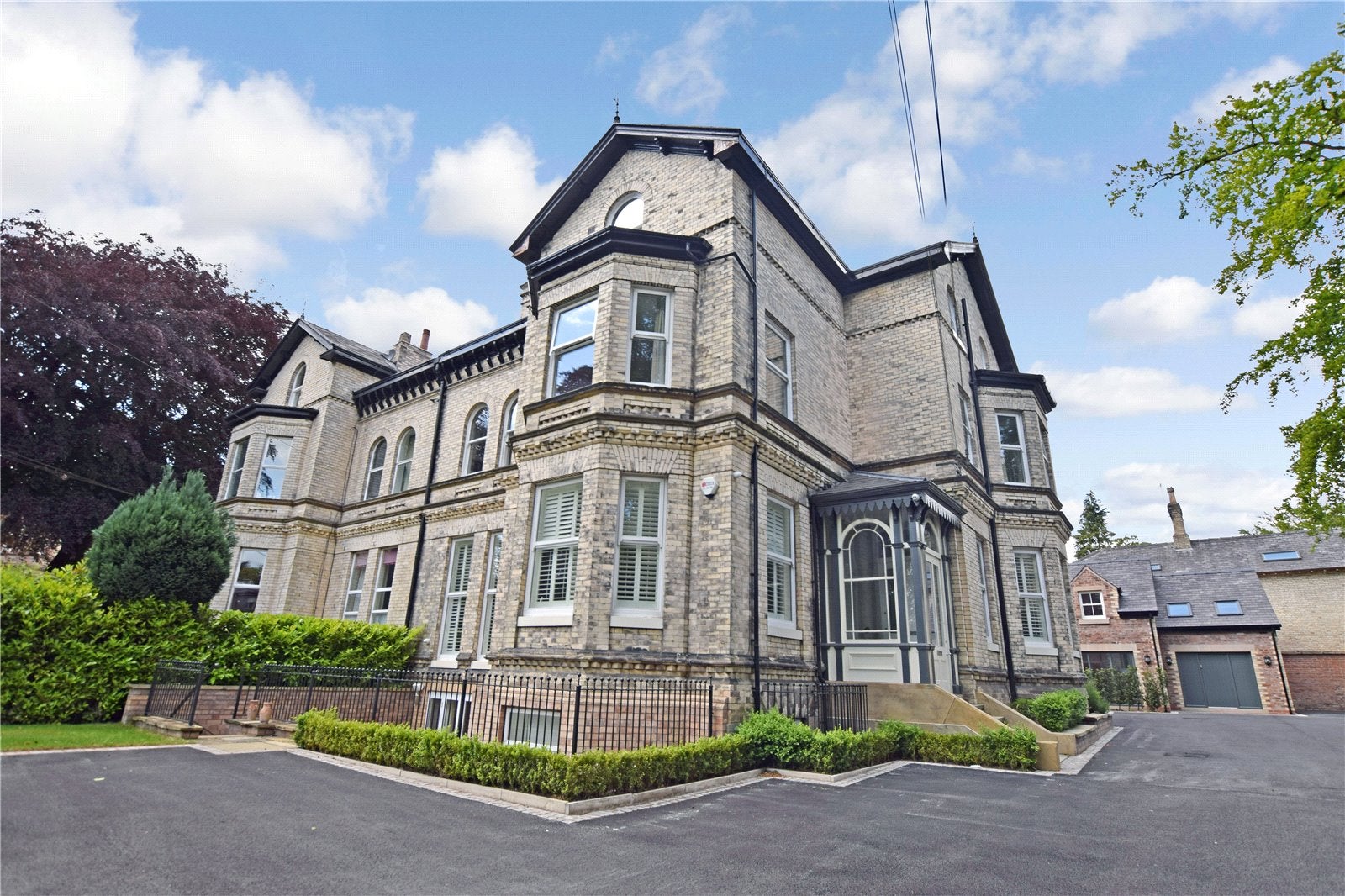 Flat Groby Road in Trafford