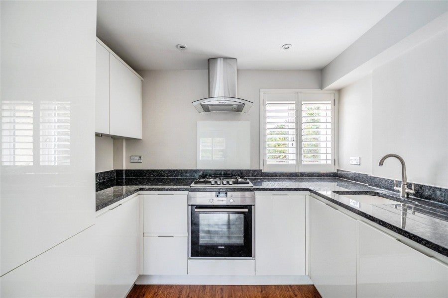 Flat Oak Hill in Greater London