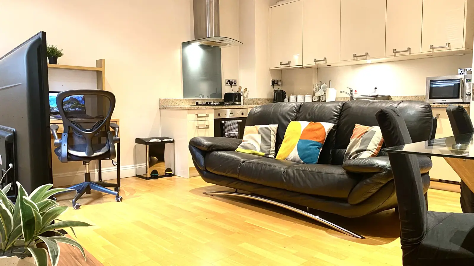 Flat Stukeley Street in Greater London