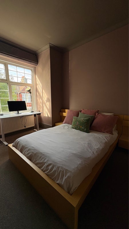 Room Kettering Street in Greater London