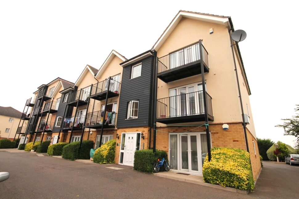 Flat Loxford Lane in Greater London