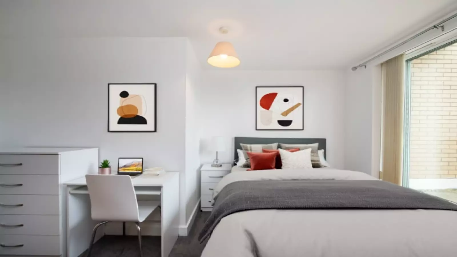 Room Newport Avenue in Greater London