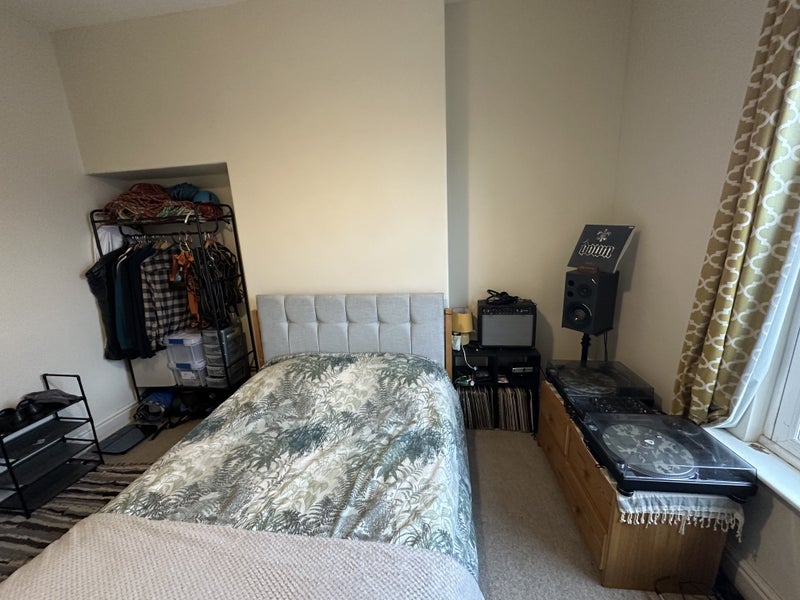 Room Leyland Road in Preston
