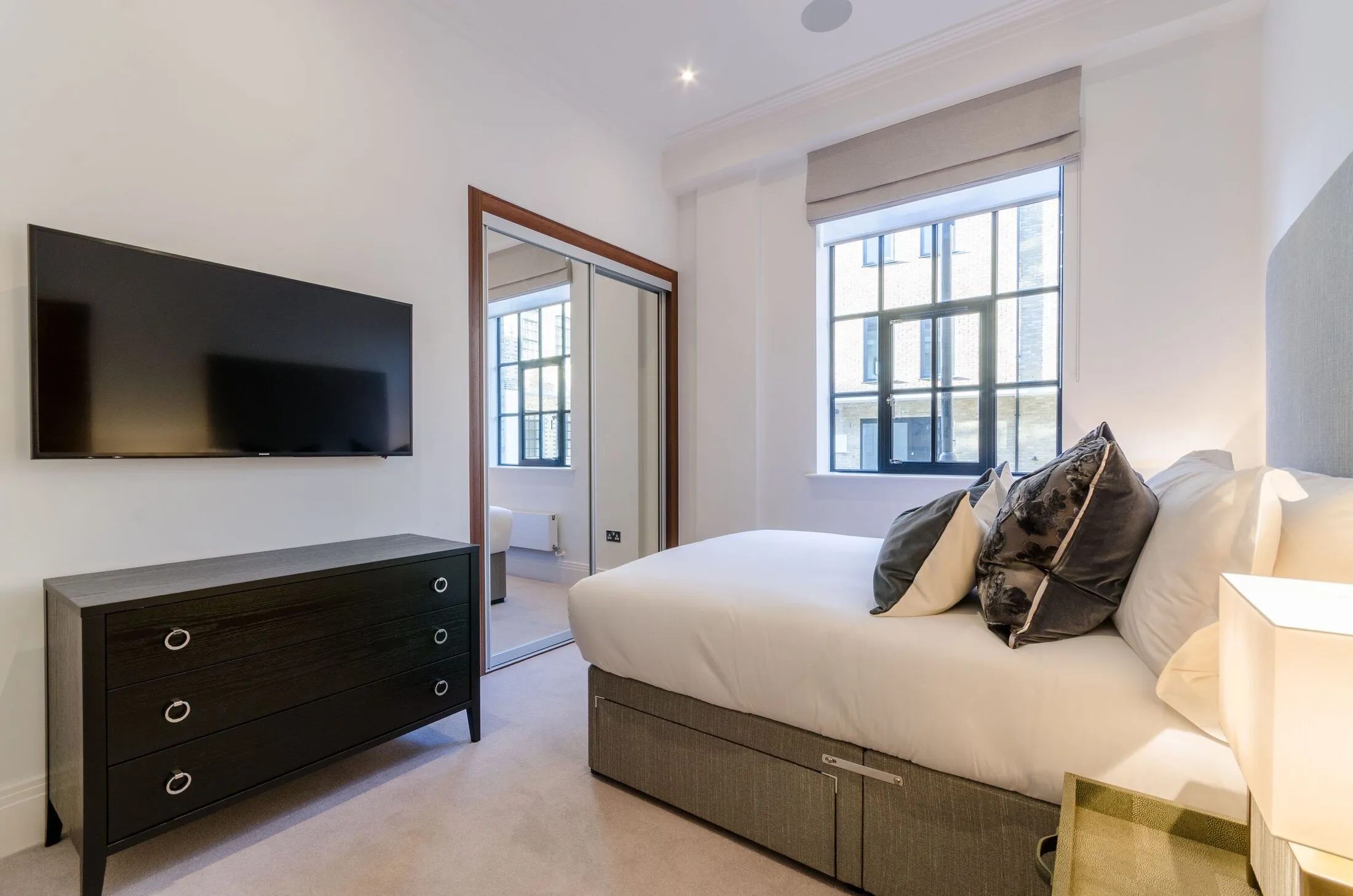 Flat Rainville Road in Greater London
