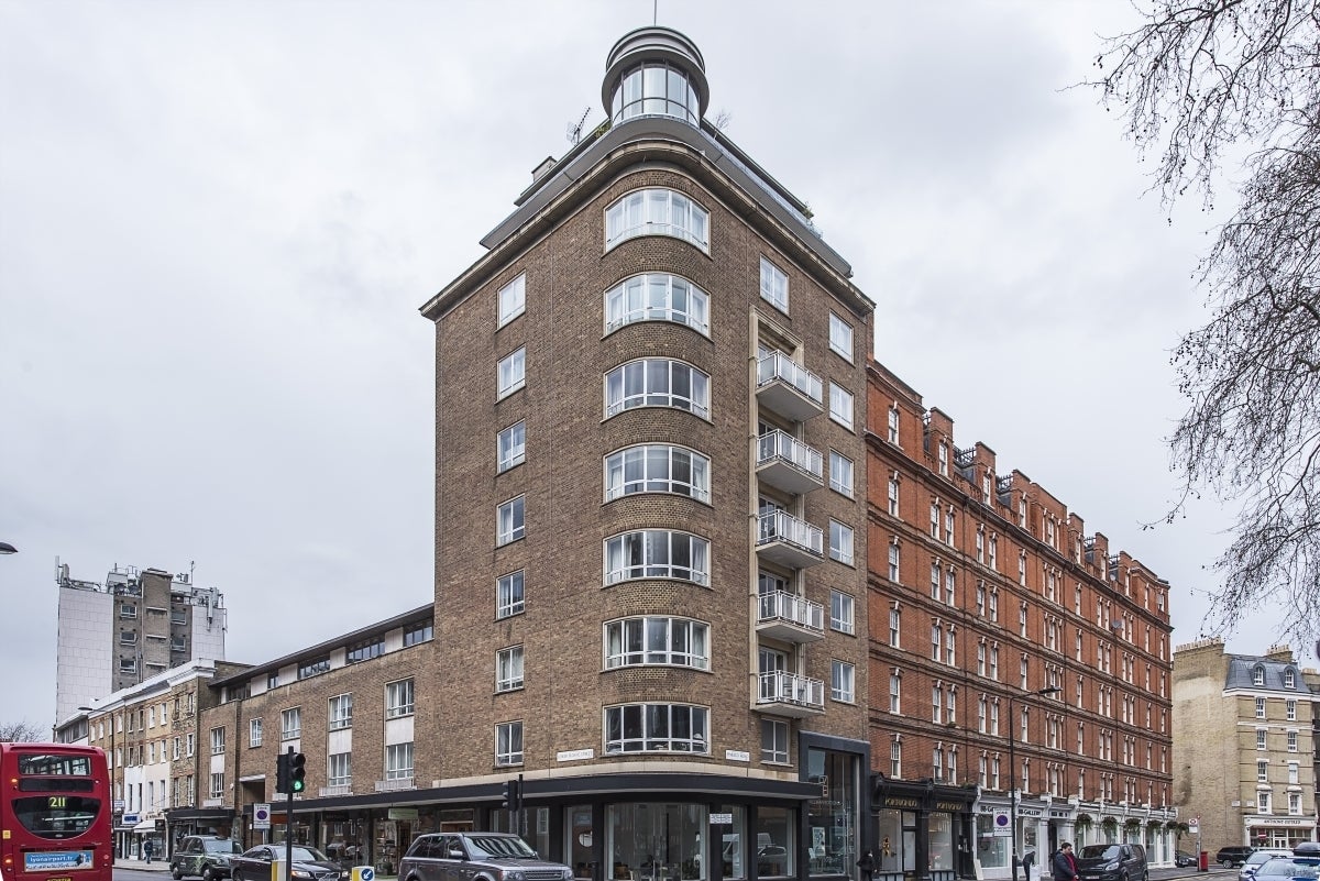 Flat Lower Sloane Street in Greater London
