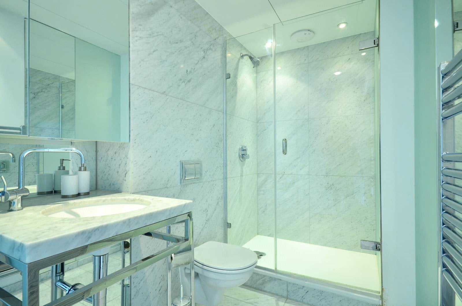 Flat Fairmont Avenue in Greater London