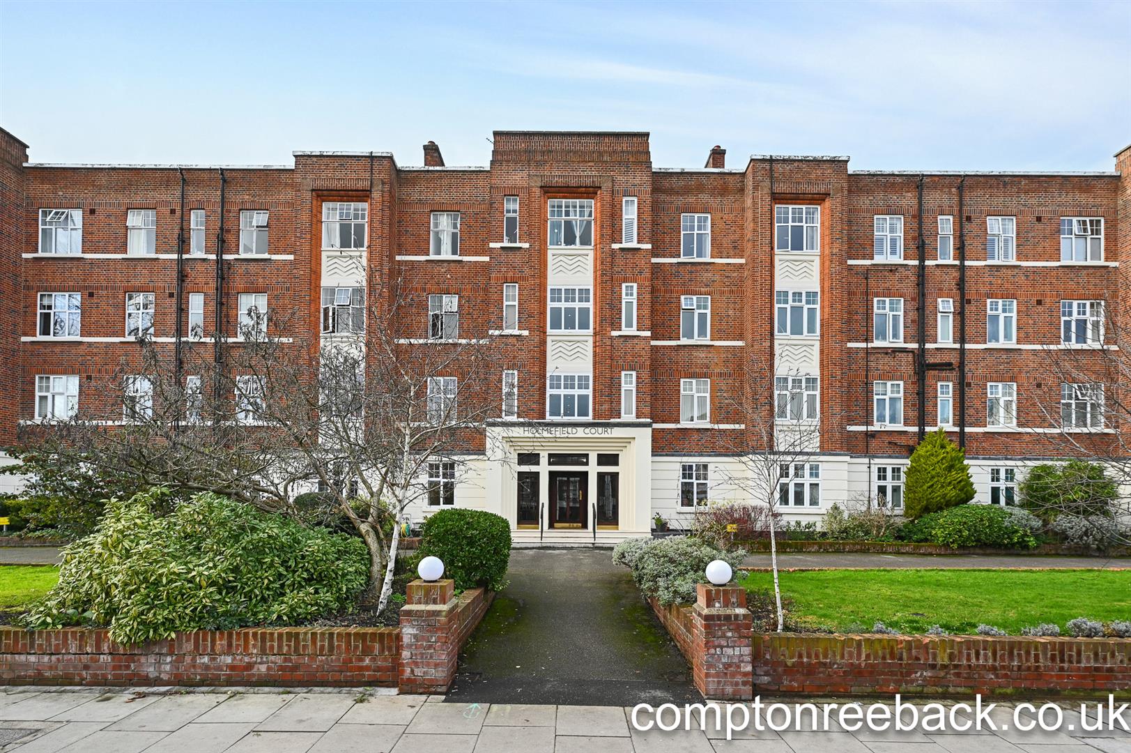 Flat Belsize Grove in Greater London