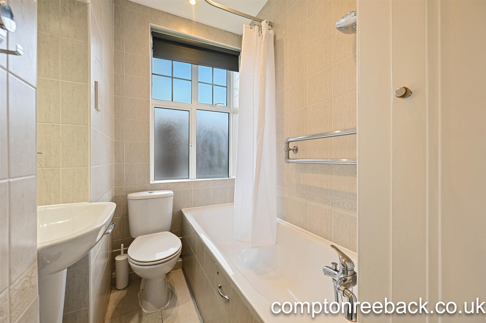 Flat Belsize Grove in Greater London