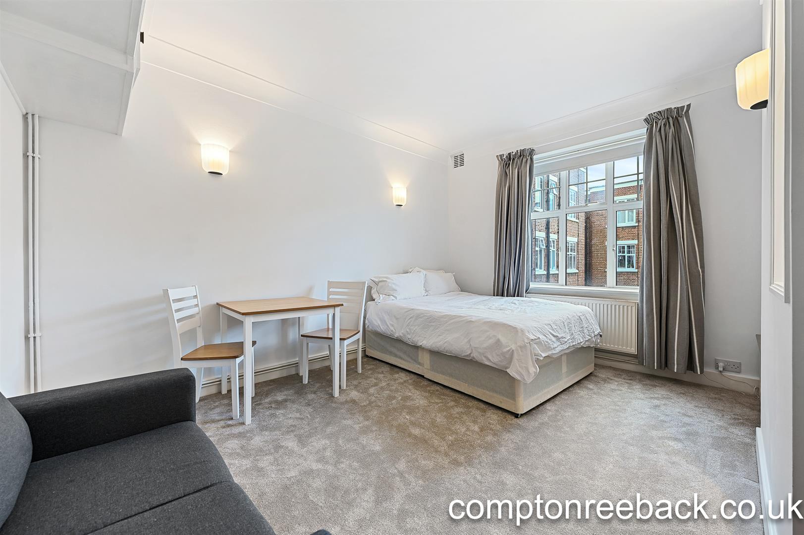 Flat Belsize Grove in Greater London
