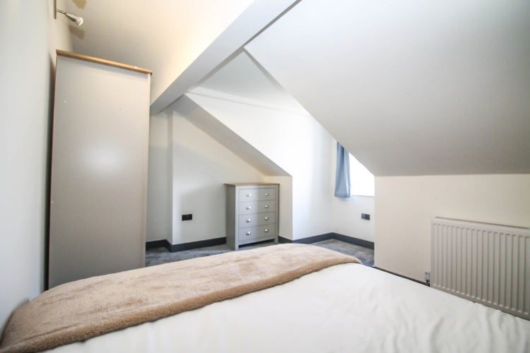 Room Back Springfield Mount in Leeds