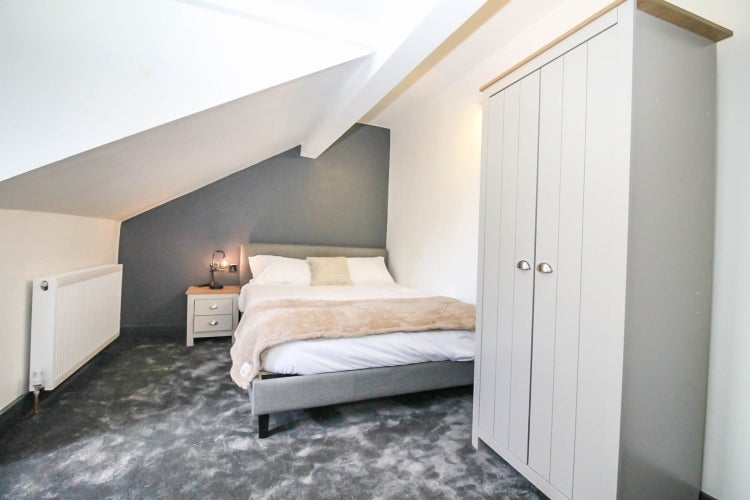 Room Back Springfield Mount in Leeds