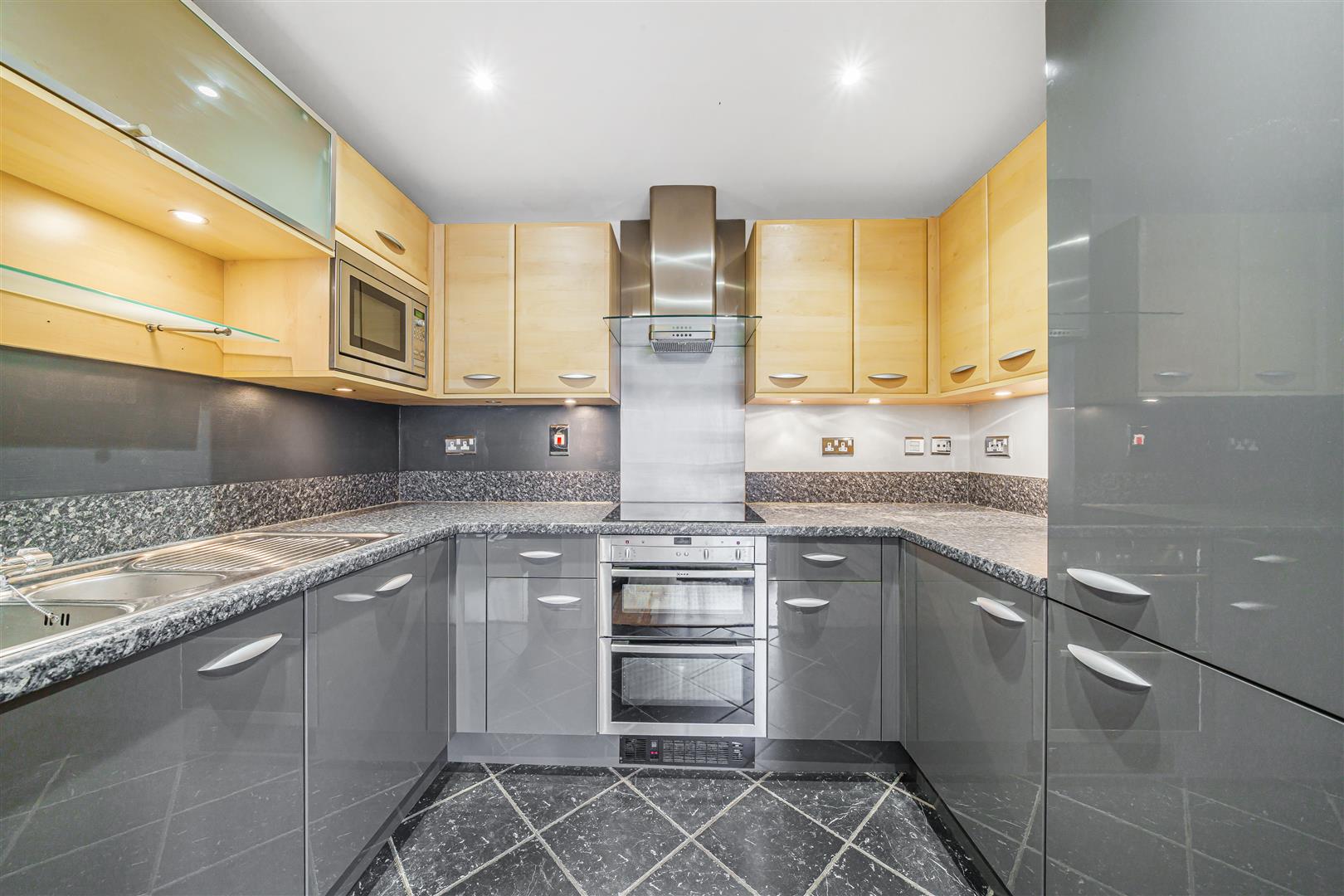 Flat Seven Kings Way in Greater London