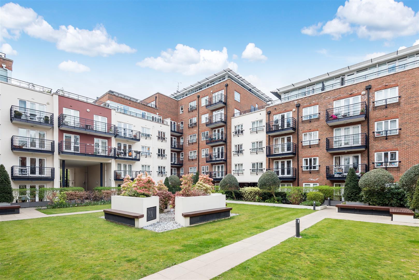 Flat Seven Kings Way in Greater London