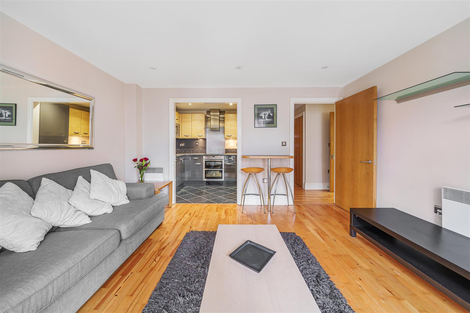 Flat Seven Kings Way in Greater London