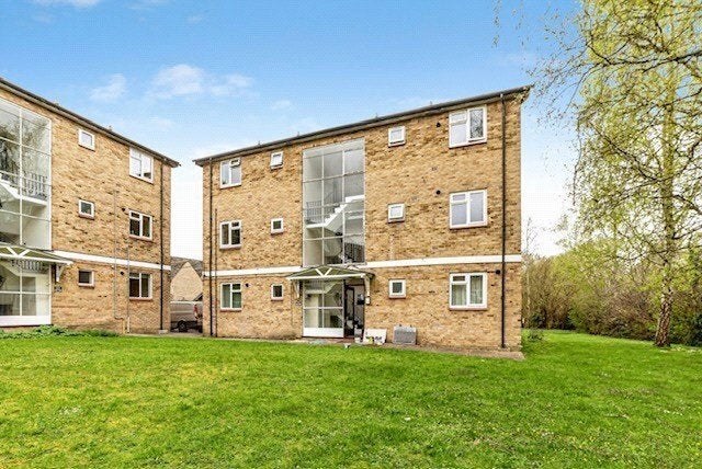 Flat Millway Close in Oxford