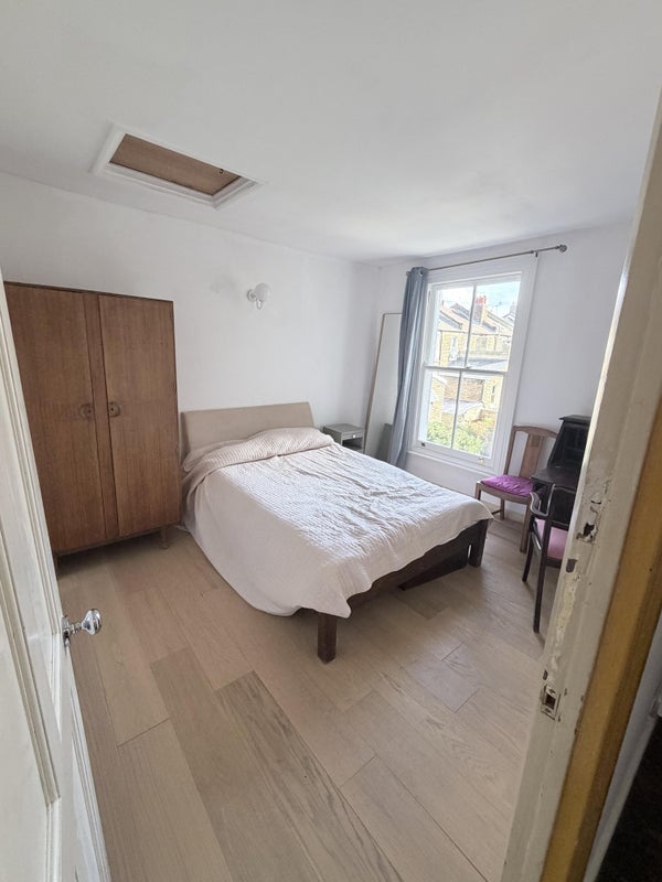 Room Elderfield Road in Greater London