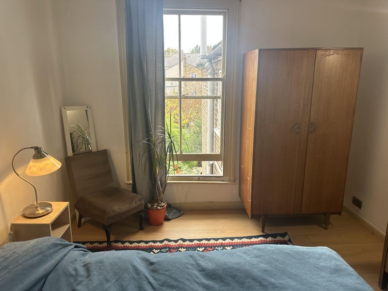 Room Elderfield Road in Greater London