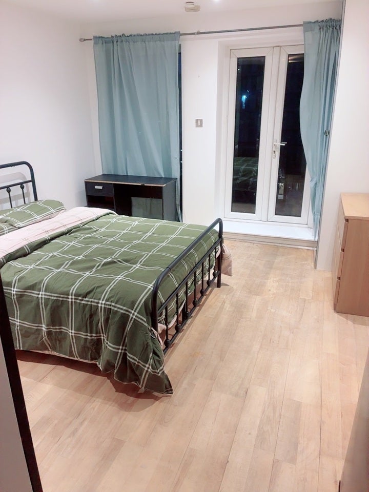 Room High Street in Greater London
