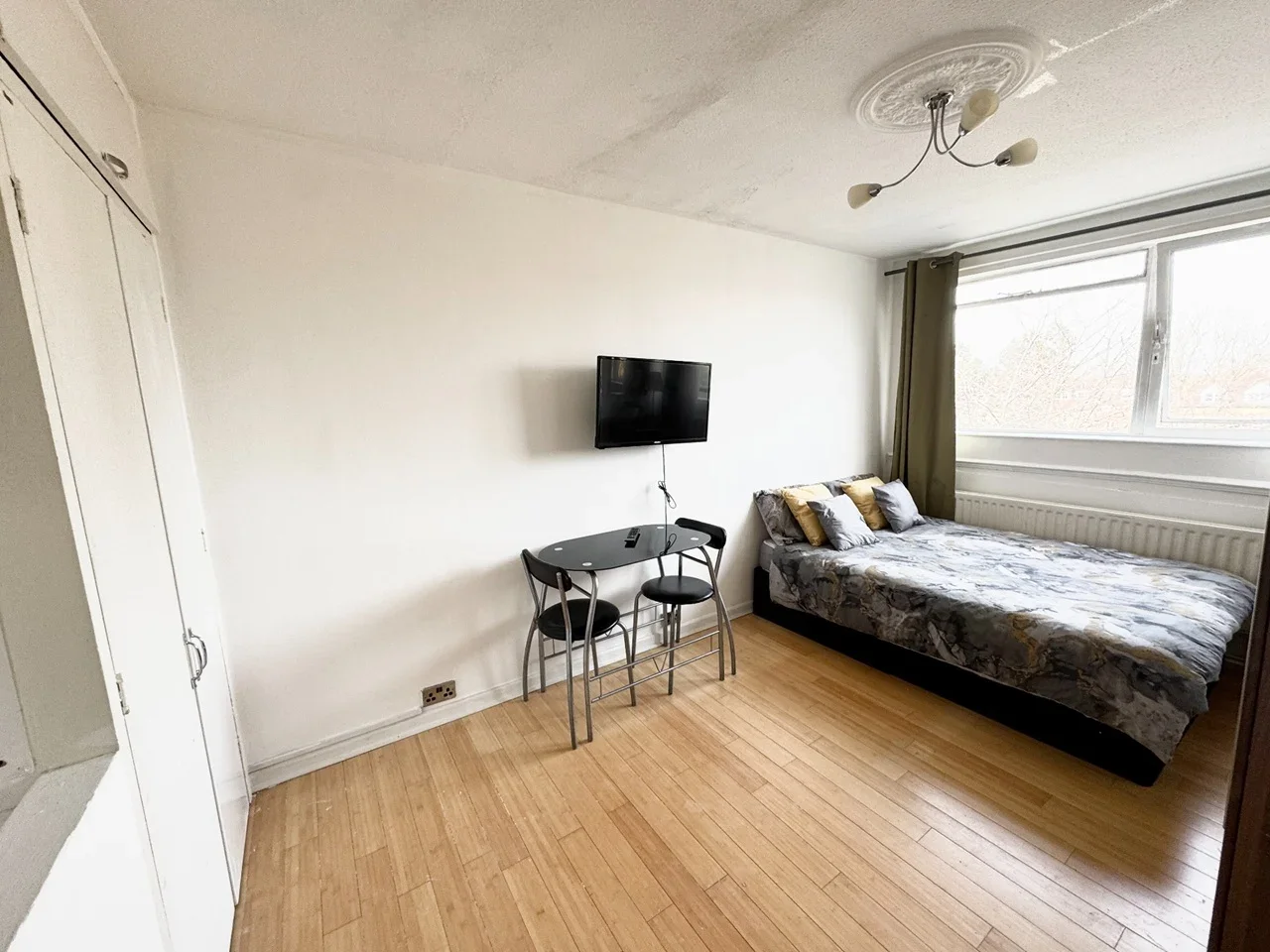 Room Breasley Close in Greater London