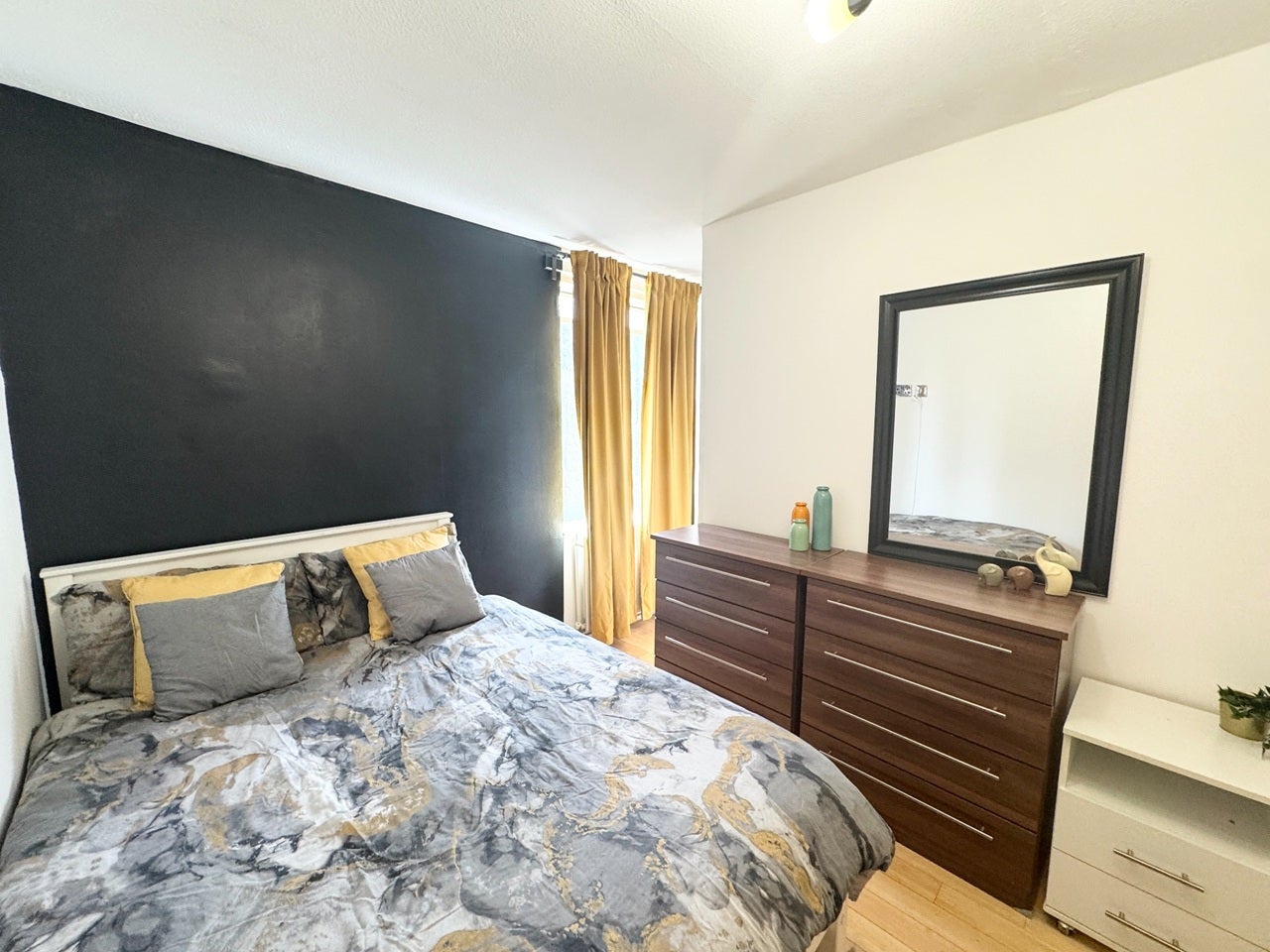 Room Breasley Close in Greater London