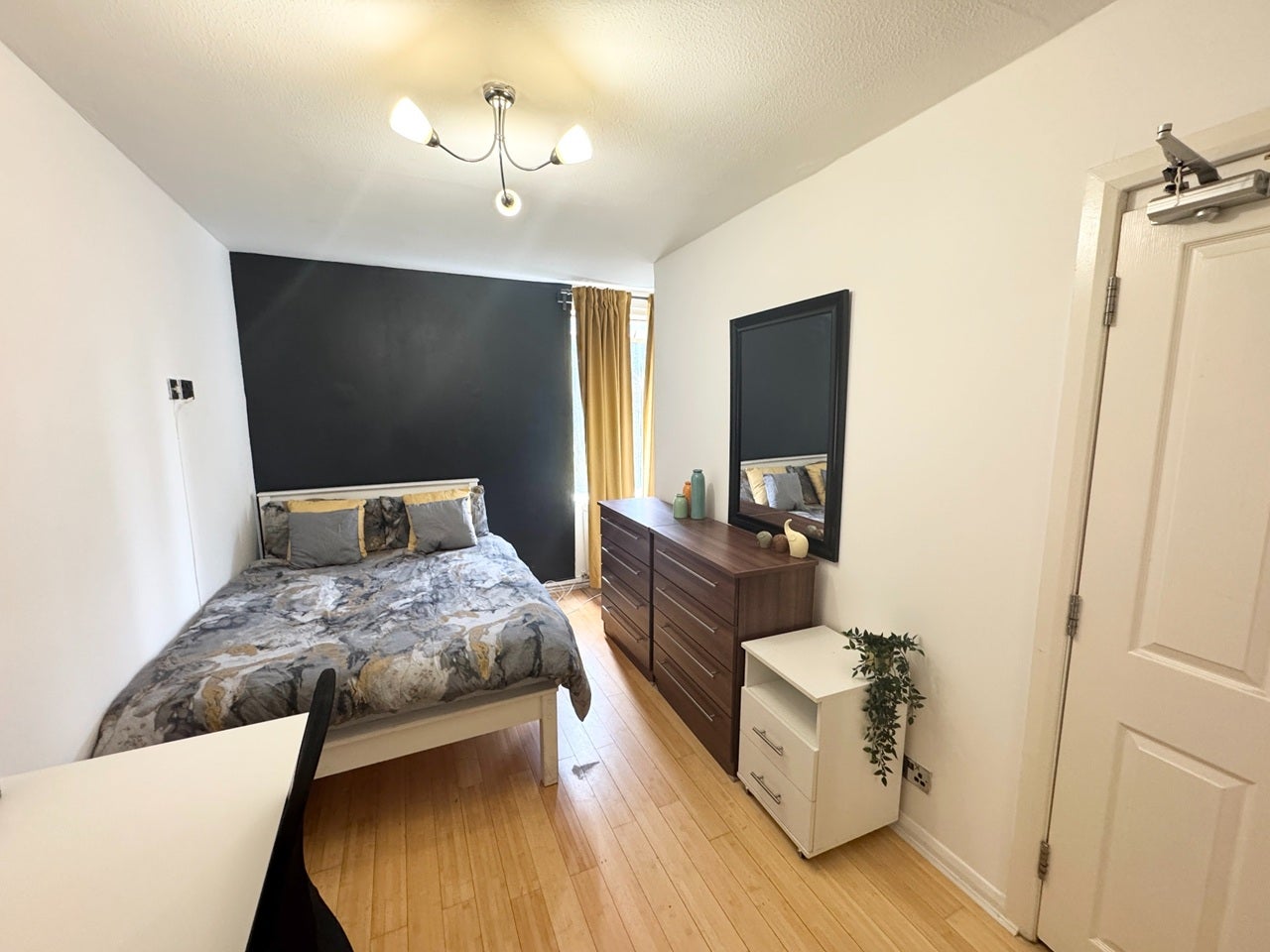 Room Breasley Close in Greater London
