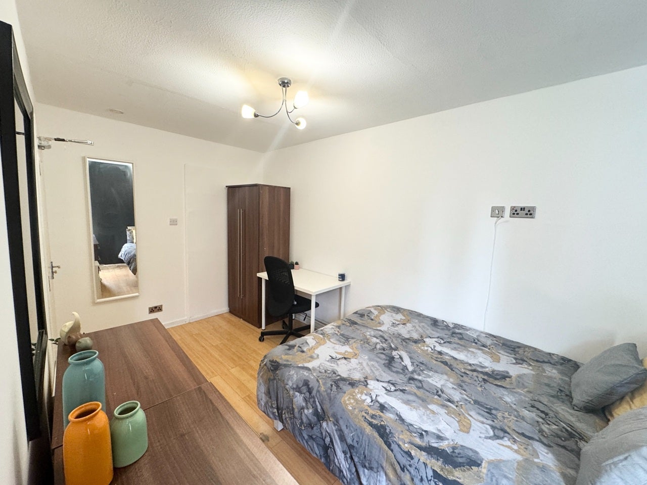 Room Breasley Close in Greater London