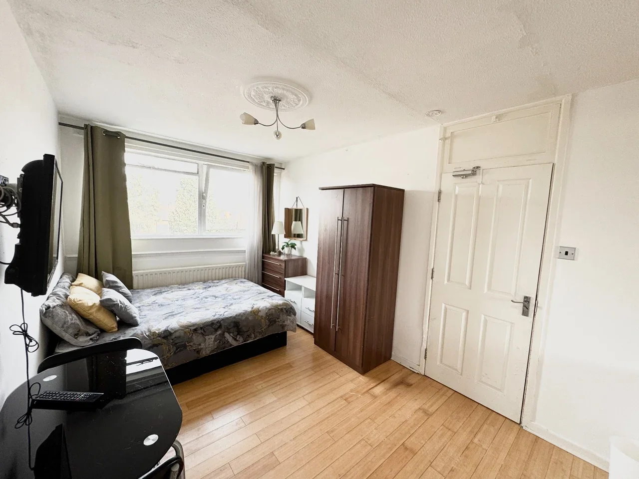 Room Breasley Close in Greater London