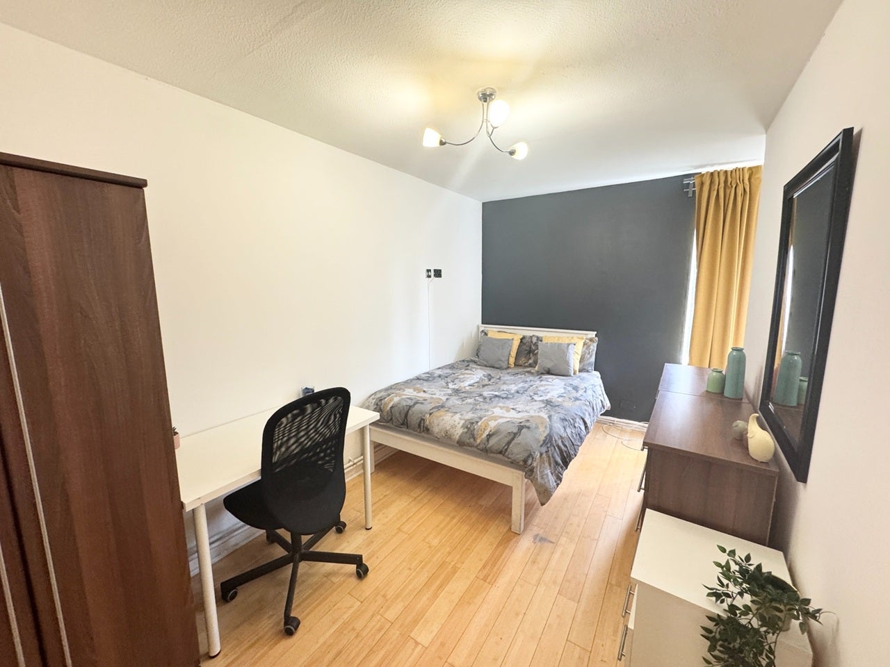 Room Breasley Close in Greater London