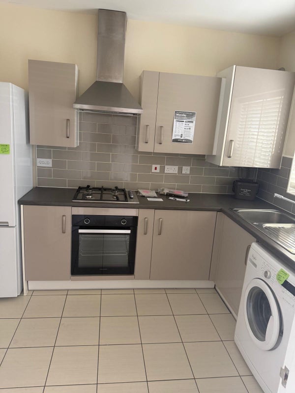 Room Bigland Street in Greater London