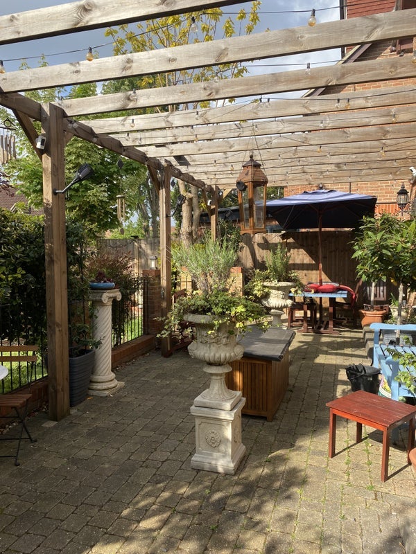 Room Crosier Close in Greater London
