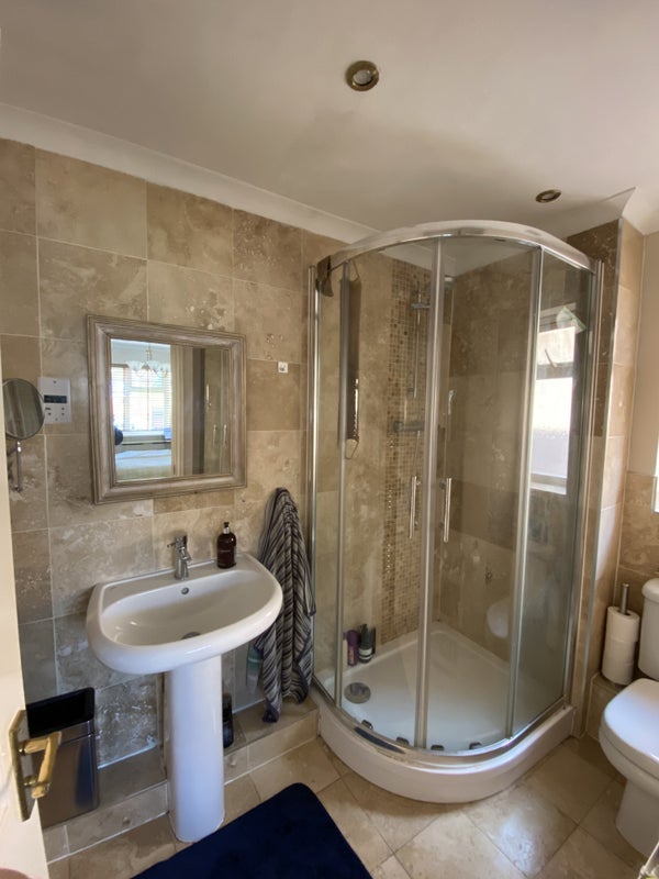 Room Crosier Close in Greater London