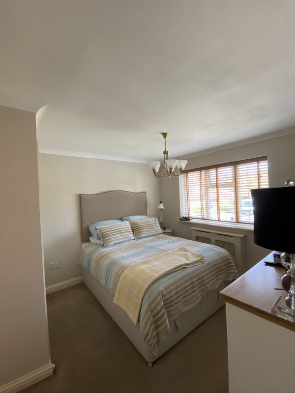 Room Crosier Close in Greater London