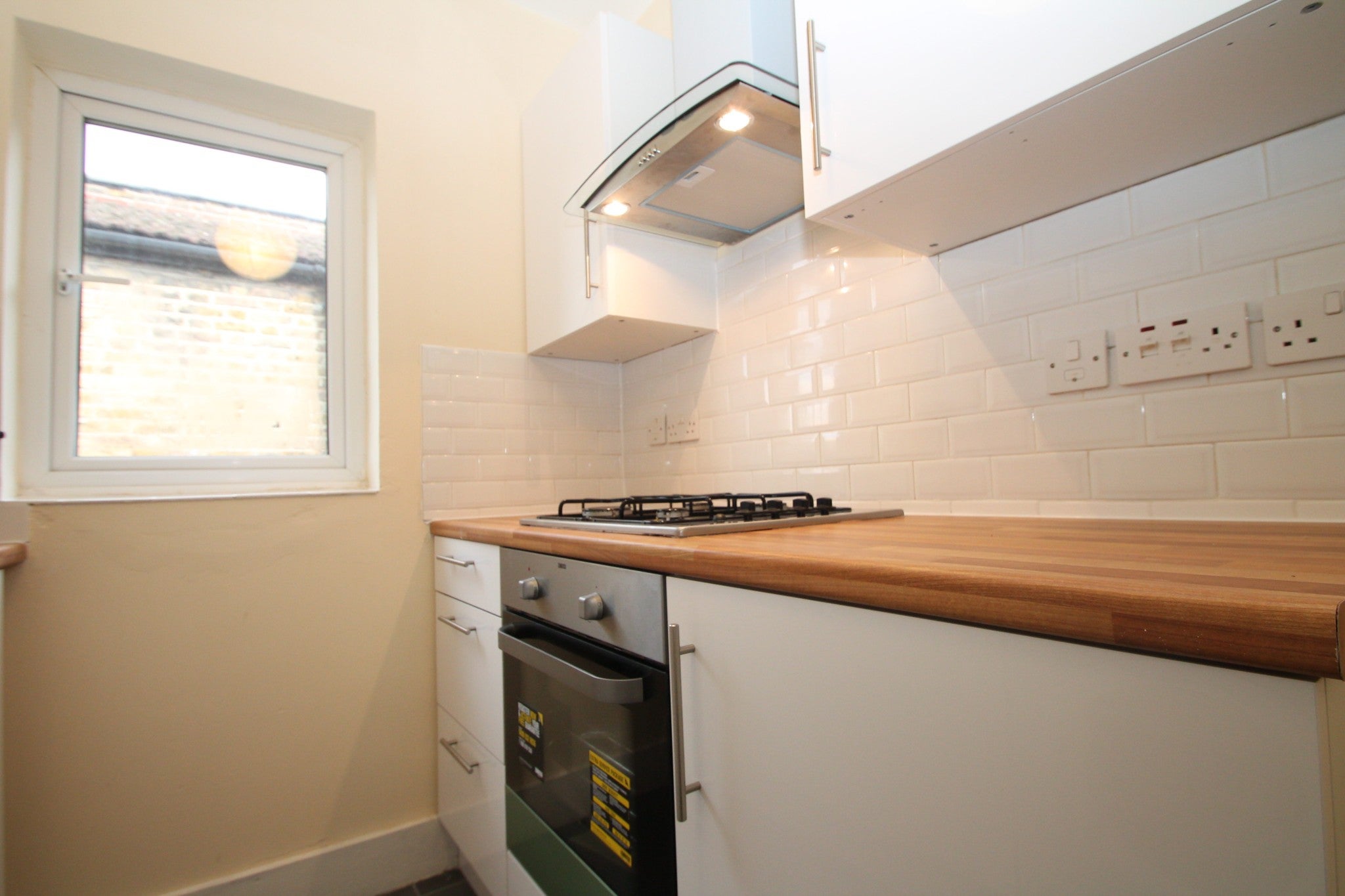 Flat Cottenham Road in Greater London
