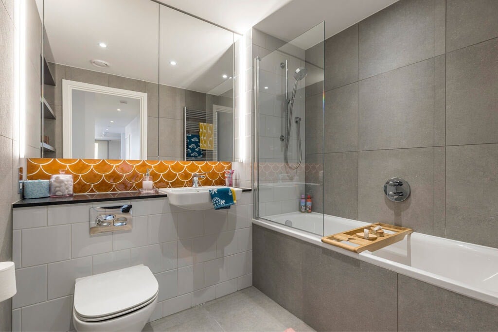 Flat First Way in Greater London