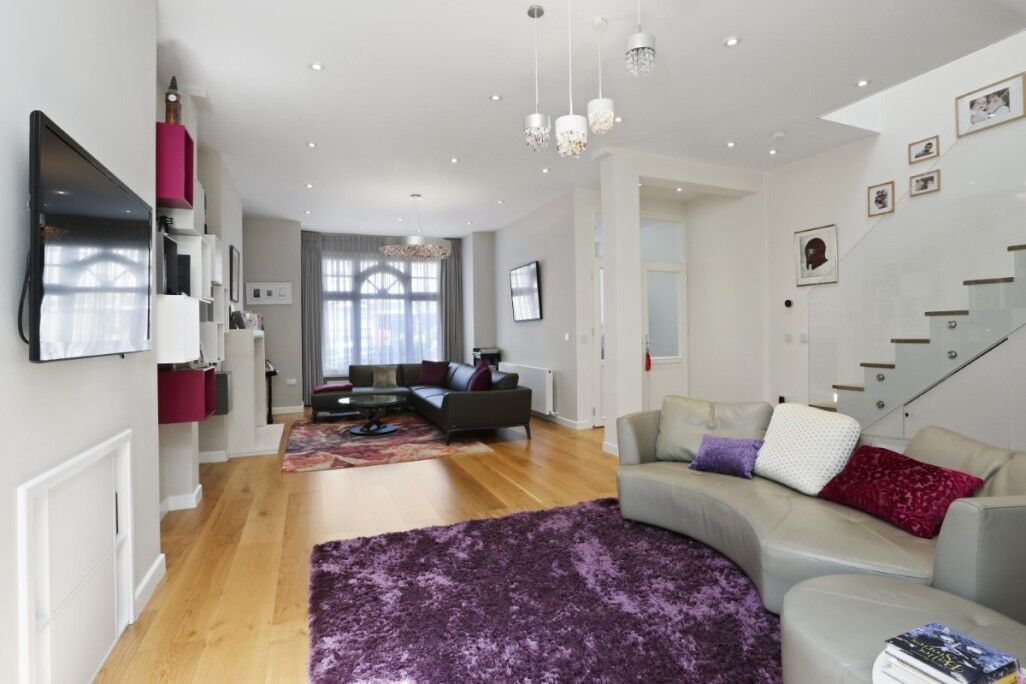 House Westbere Road in Greater London