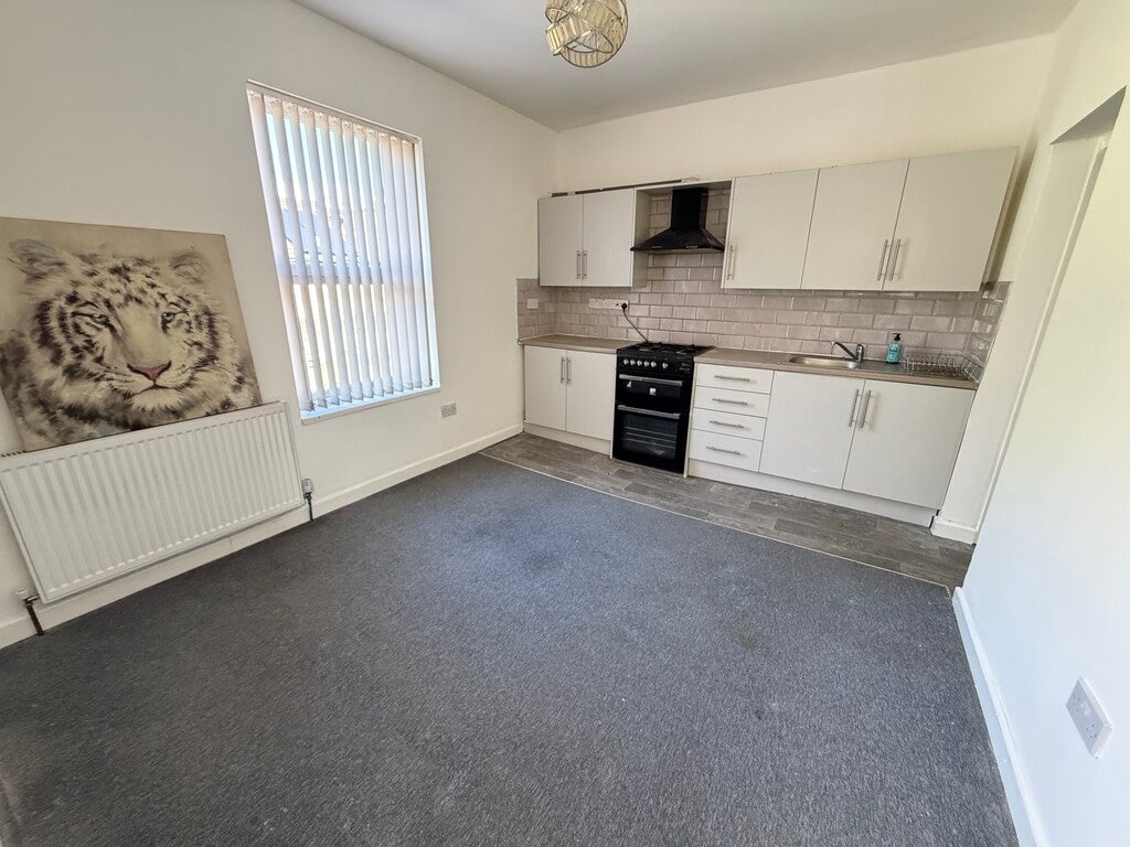 Flat Penn Road in Wolverhampton