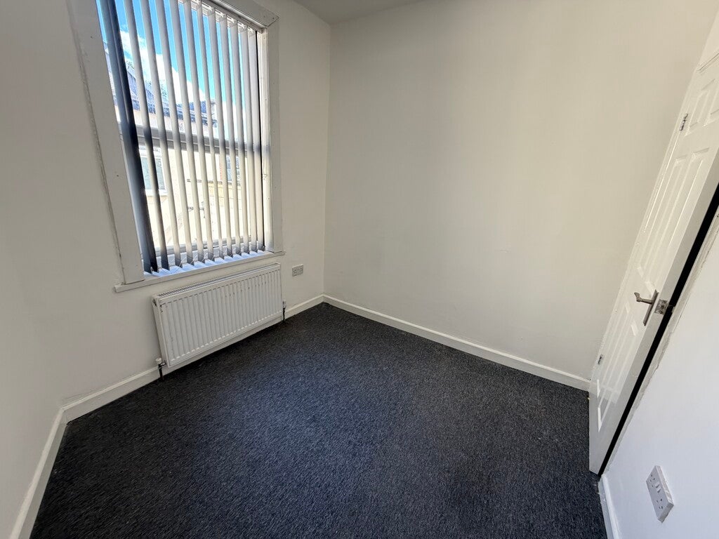 Flat Penn Road in Wolverhampton