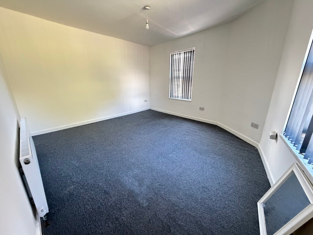 Flat Penn Road in Wolverhampton