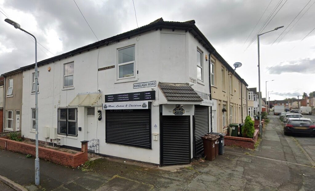 Flat Penn Road in Wolverhampton