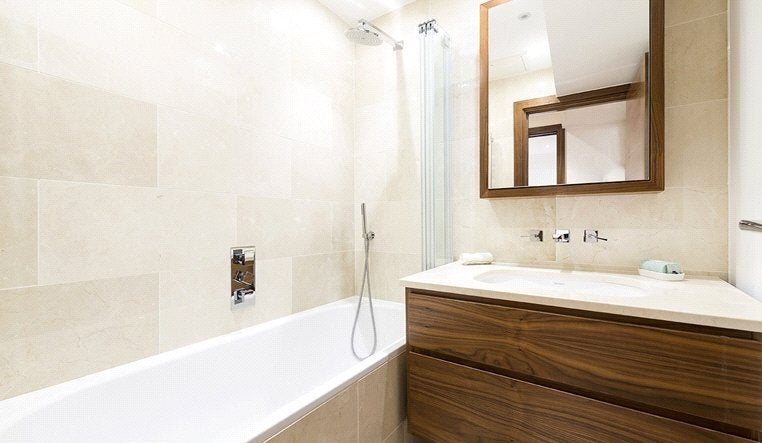 Flat Kensington Gardens Square in City of Westminster