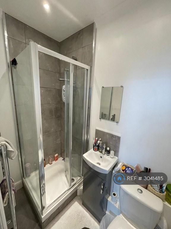 Room Balmoral Road in Gillingham