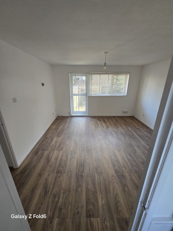 Flat Invermore Place in Greater London