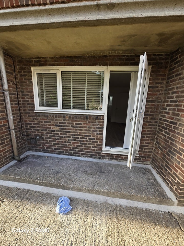 Flat Invermore Place in Greater London
