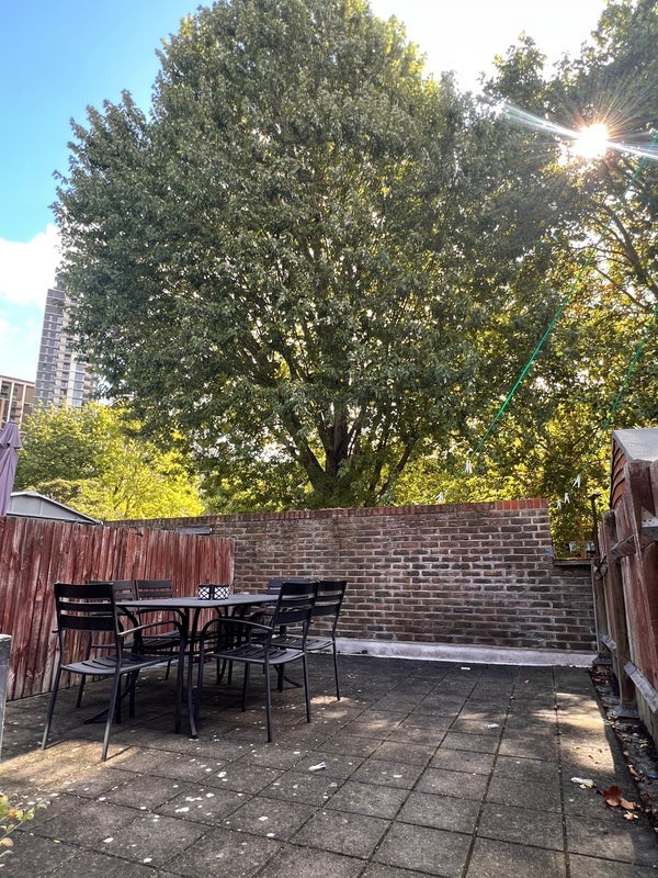 Room White City Close in Greater London