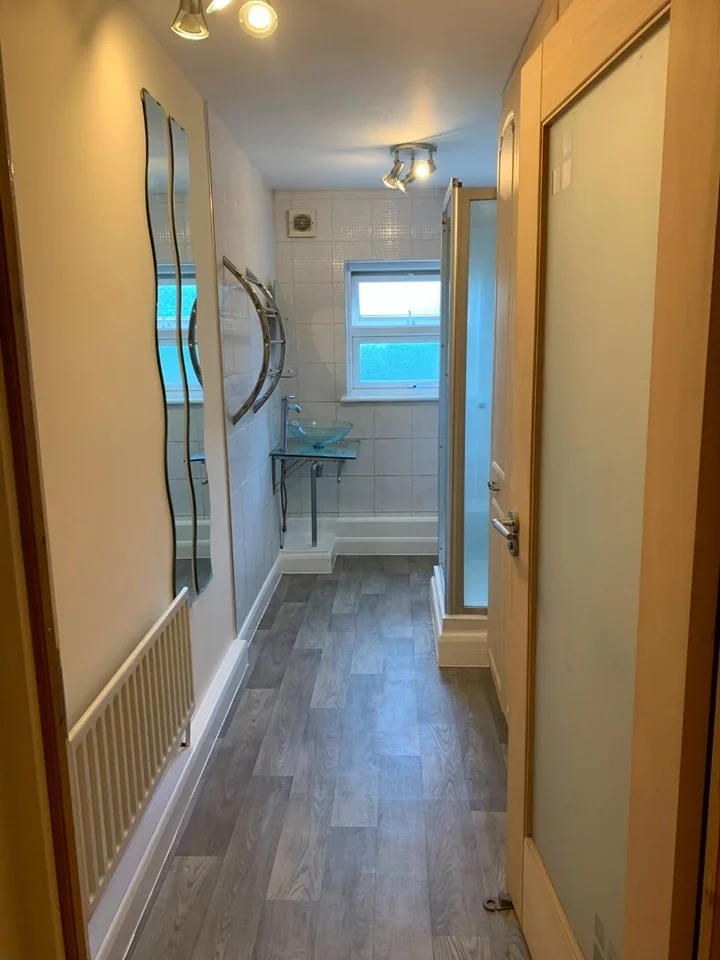 Room Plaistow Lane in Greater London