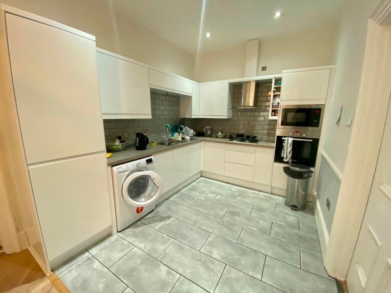 Room Downleaze in Bristol