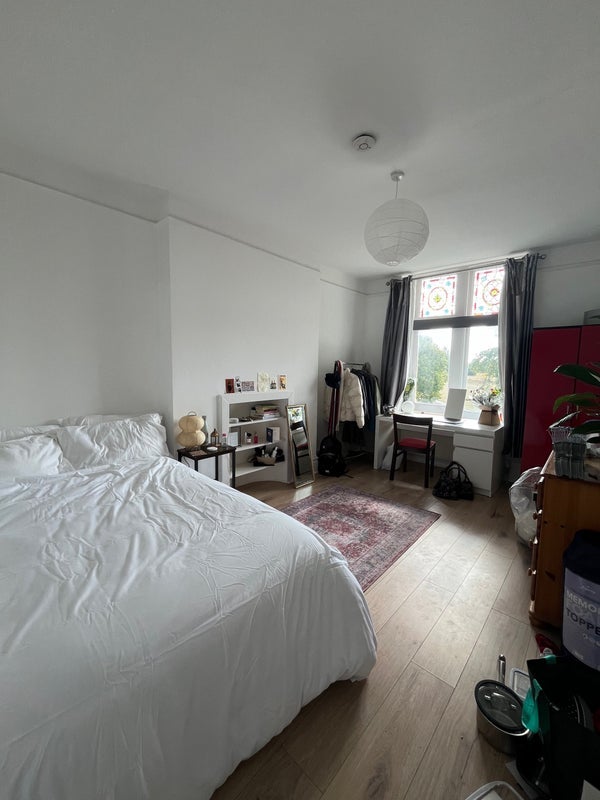 Room Downleaze in Bristol